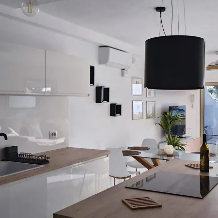 Seafront Playa La Arena Apartment Puerto de Santiago (Tenerife)